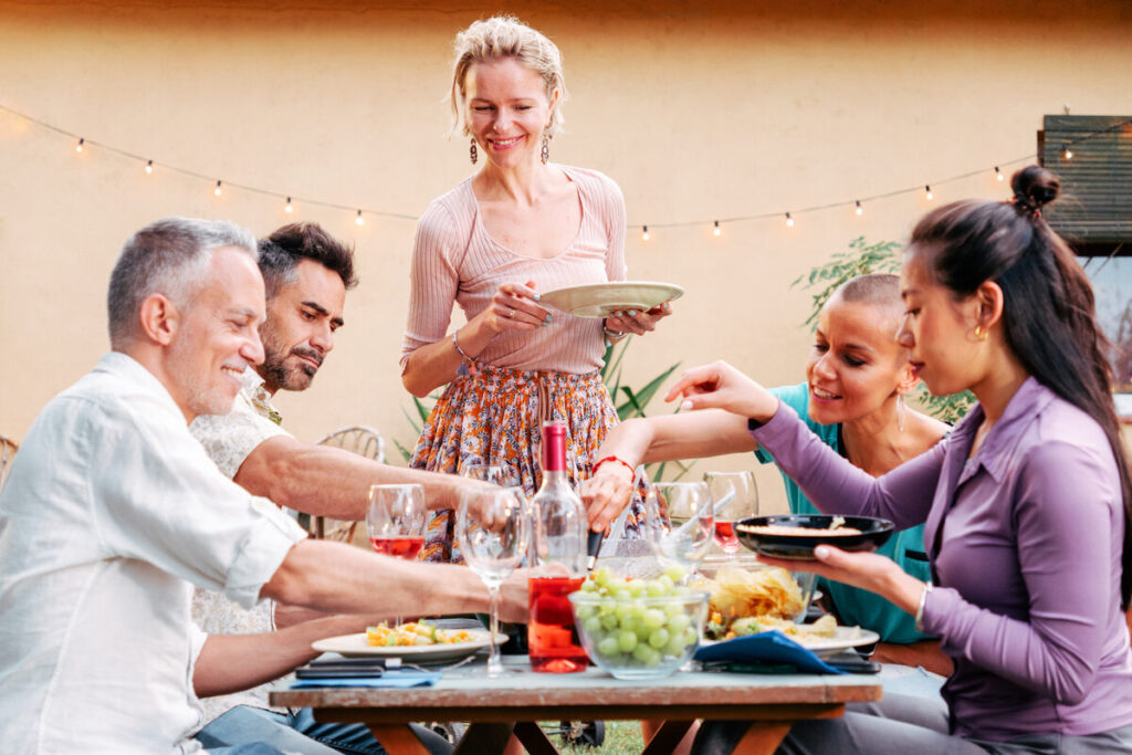 Eat Like a Local: Your Guide to the Best Dining in Locust Point, The Bronx